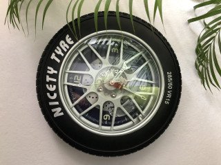 Tyre wall clock