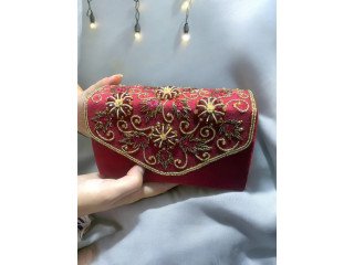 Beautiful clutches(C-18)