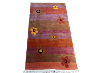 Handknotted Nepali Woolen Carpet for Your Home 60 Knots 93 Cm x 162 Cm